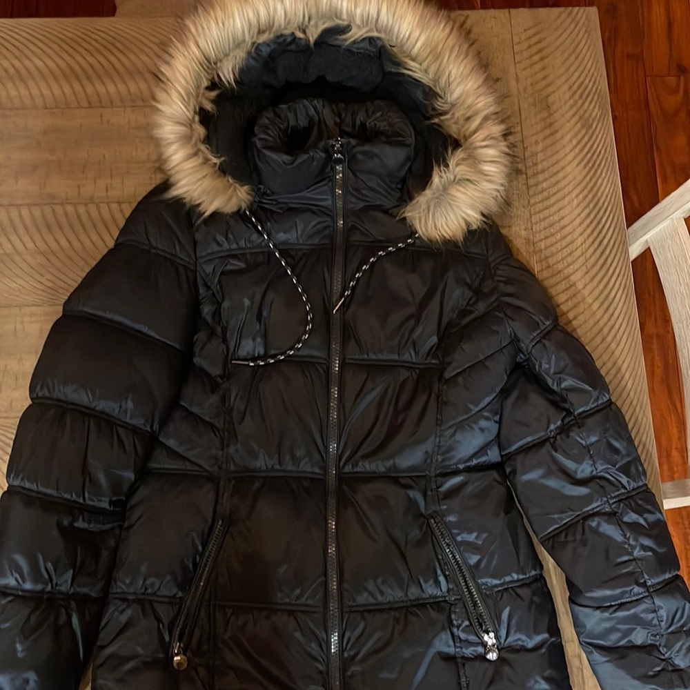Winter women’s coat size small Brand Laundry, Color Navy